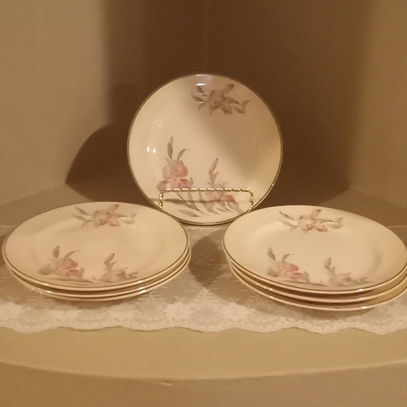 Vintage Universal Cambridge Iris Plate Bundle - 7 - 6" Bread Plates - Picture 5 of 11